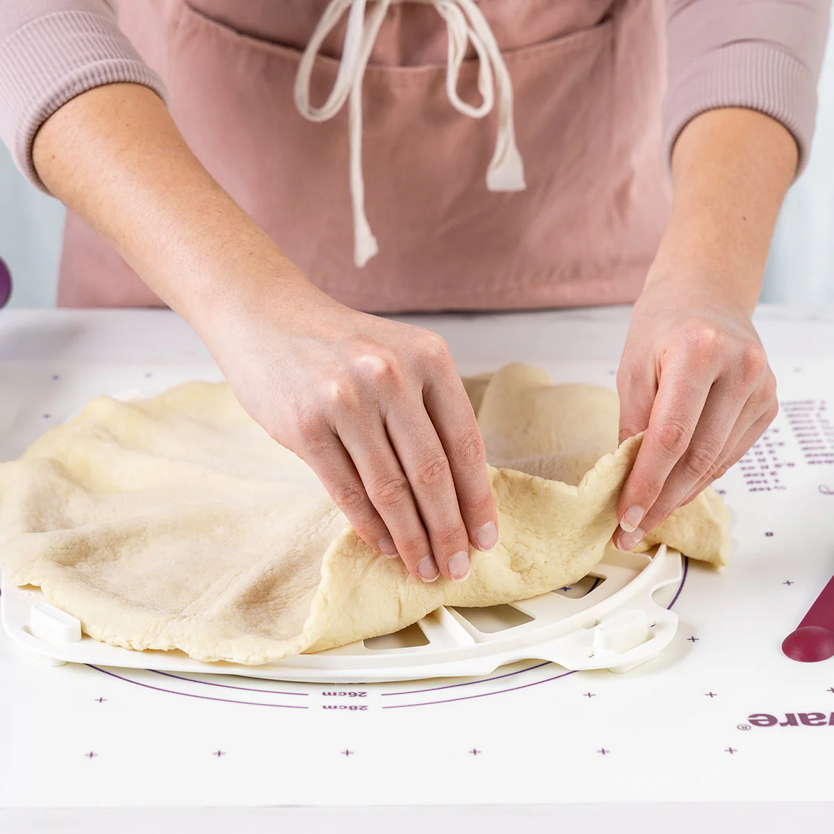 Tupperware® Pastry Sheet | Non-Slip Mat With Measuring Guides - Image 3